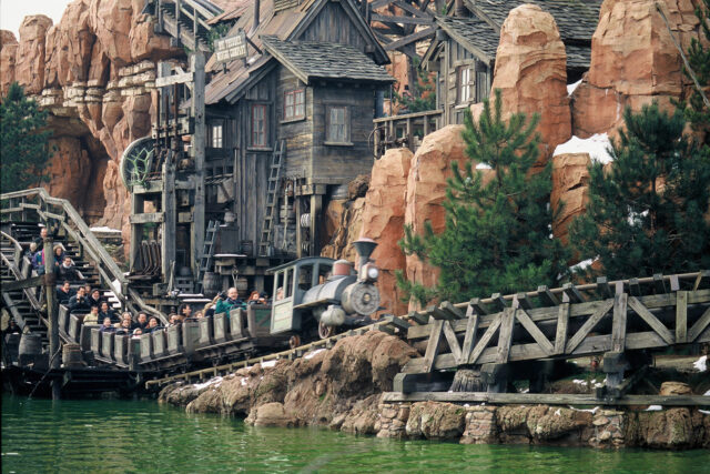 Disneyland® Frontierland Big Thunder Mountain