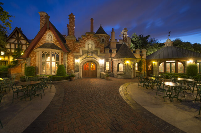 Toad Hall Restaurant, Disneyland Park